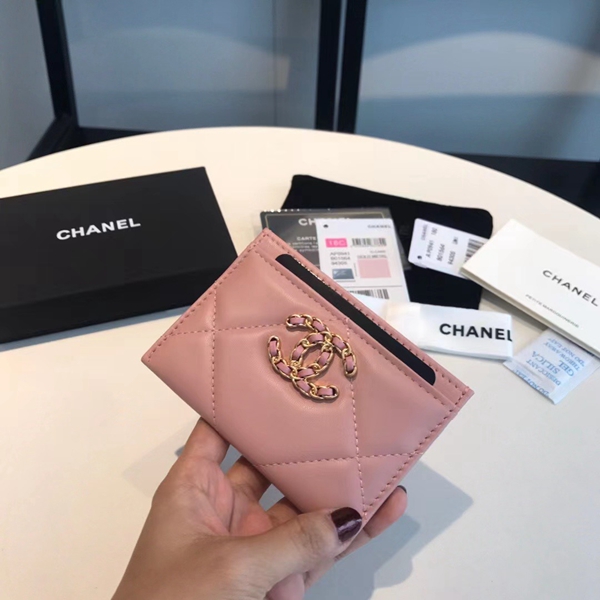 シャネル財布背面デザイン